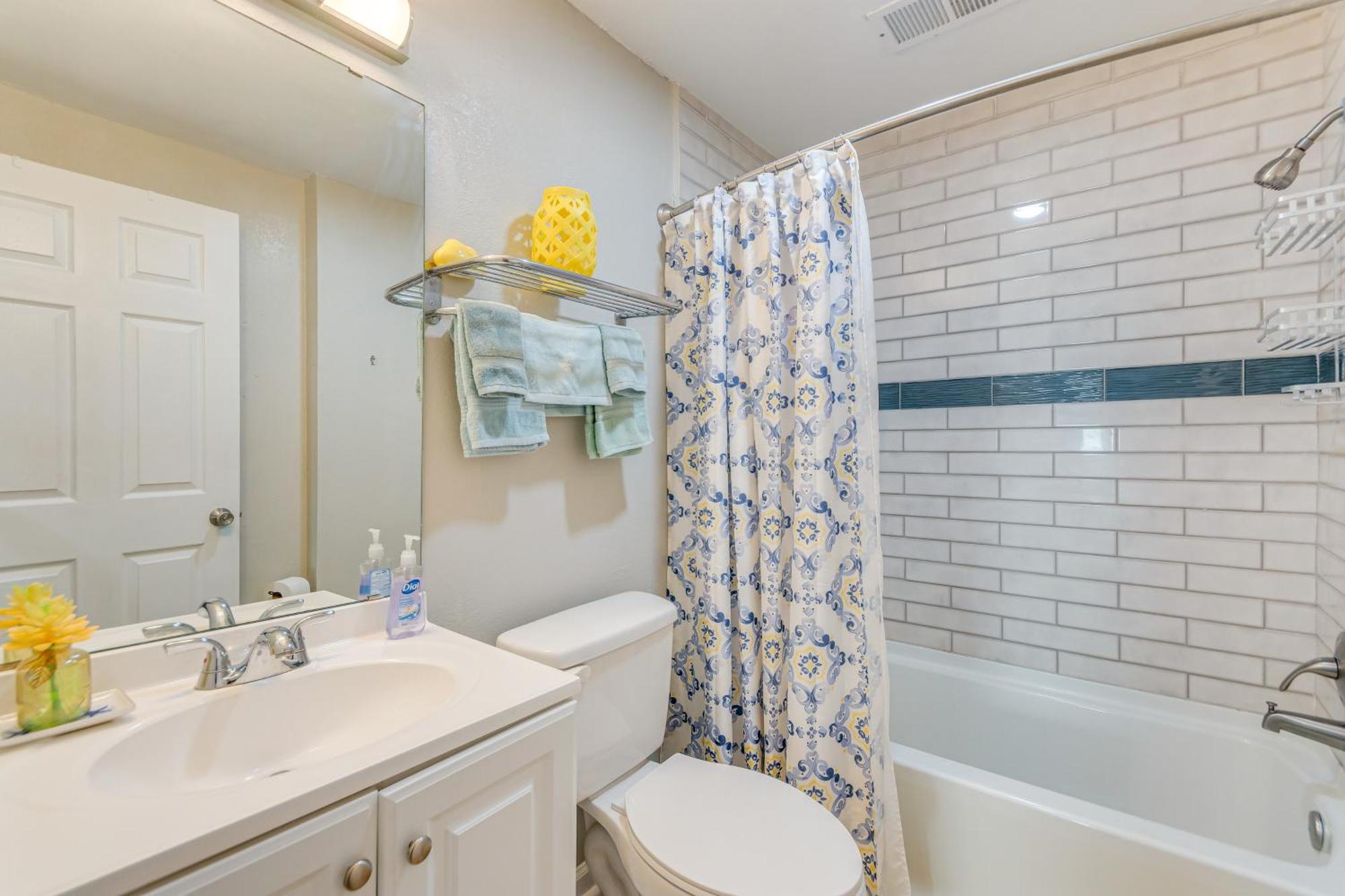 1 Mi To Dtwn Home With Furnished Patio In Pensacola Bagian luar foto